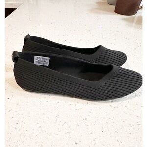 Tahari Vilamoura Knit Flats Black Vegan Slip-On Shoes Size 6.5 Comfort Casual